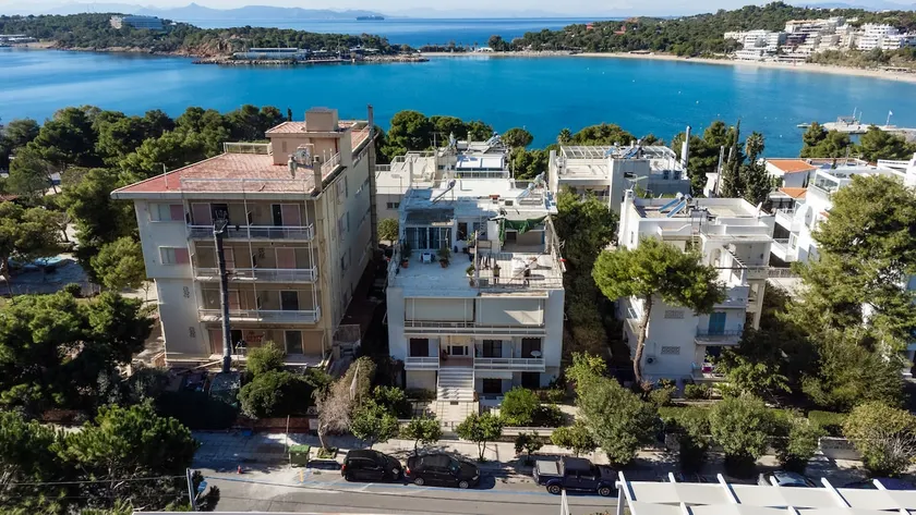 Vouliagmeni Oceanman Square Resort - Image 1