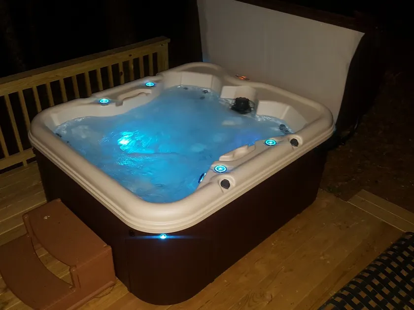 Appalachian Cabin- Trout Stream Firepit Hot Tub - Image 1