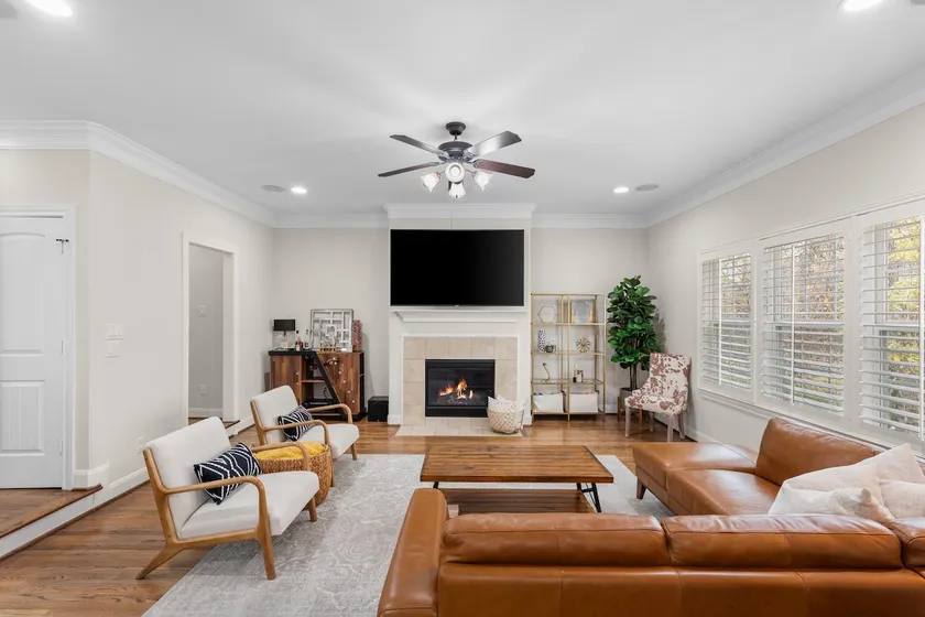 Walkable Heights 3BR Townhome + Putting Green - Image 1