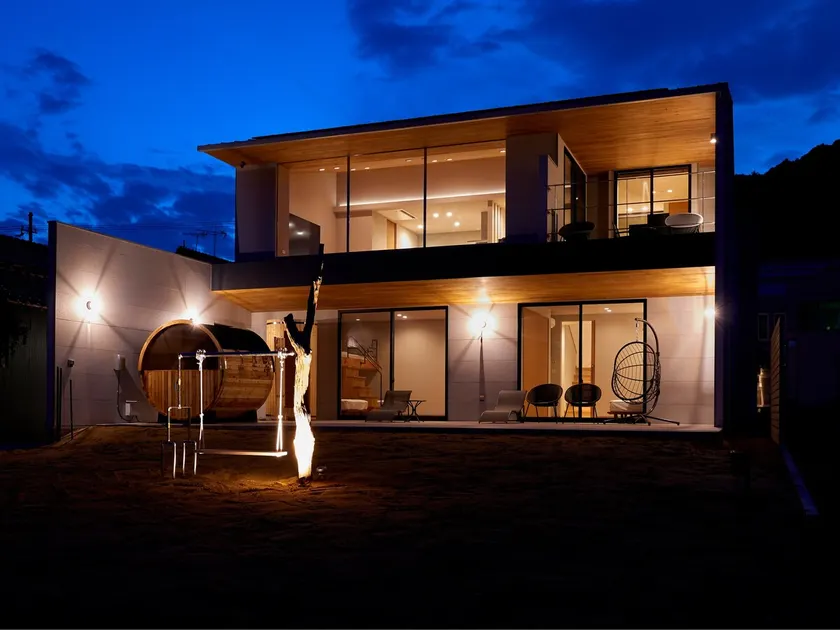 Entire villa rental - Image 1