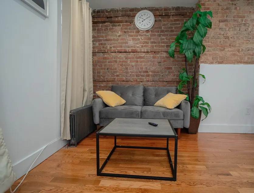 One Bedroom for Longer Stays - Image 1