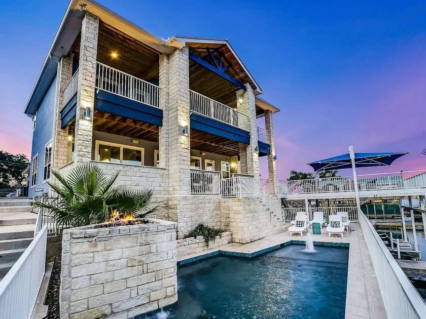 Big Blue on Lake LBJ *pool/spa/pier by Boat Town - Image 1