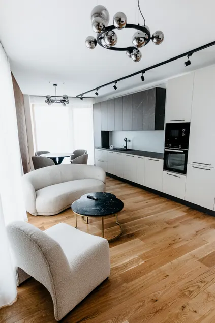 Modern 2BR • Parcare gratuita • Self Check-In - Image 1