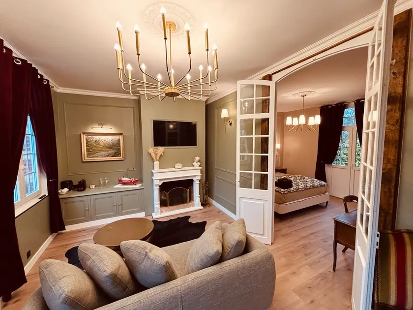 The Suite - Spacious and Elegant - Image 1
