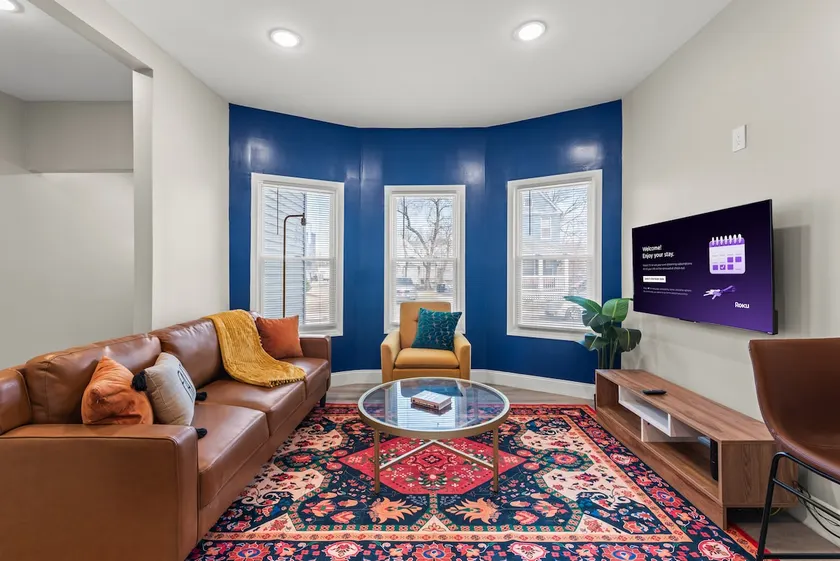 Central 3BR Apt | 3 Min to Cleveland Clinic - Image 1
