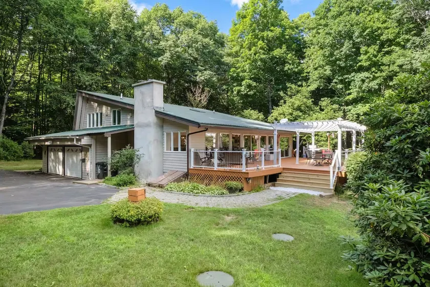 Luxury NH Estate | Hot Tub, Game Room, Lake & Ski - Image 1