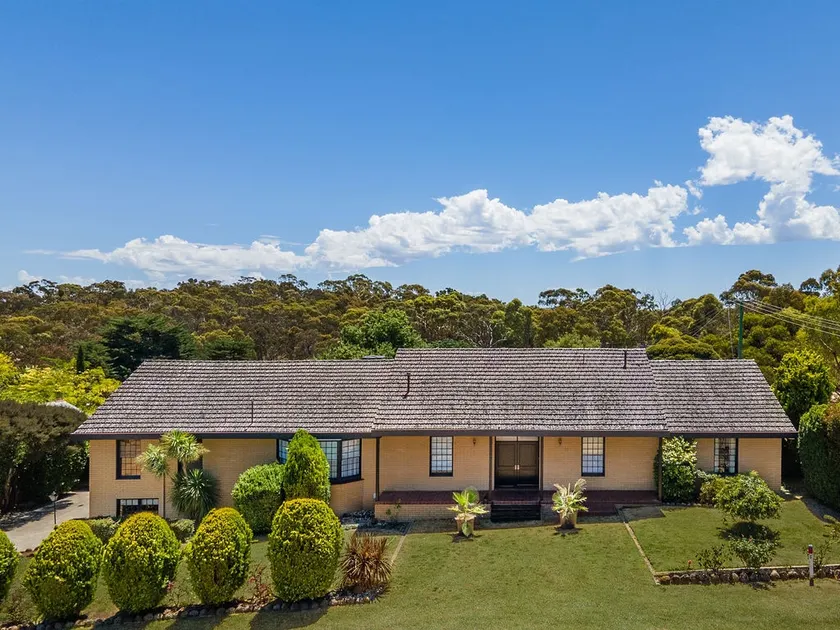 Hunter House - Castlemaine - Image 1