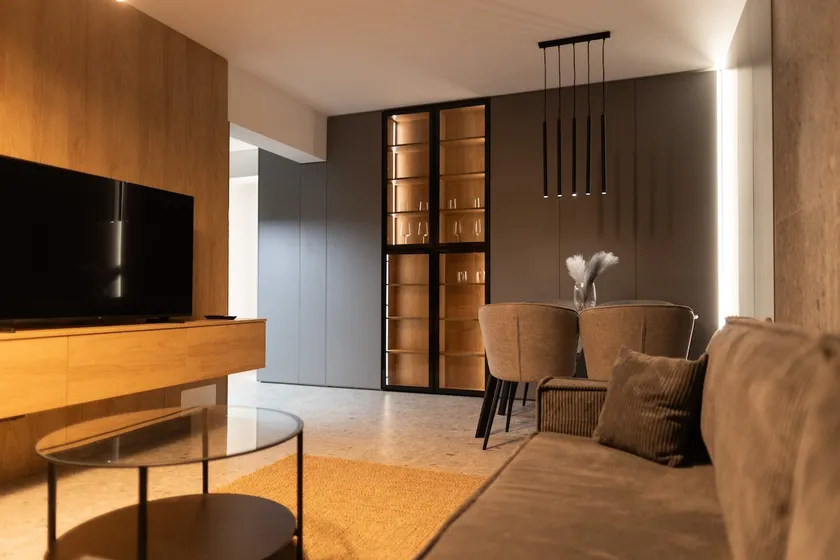Royalton Suites - Apartment 14 - Image 1
