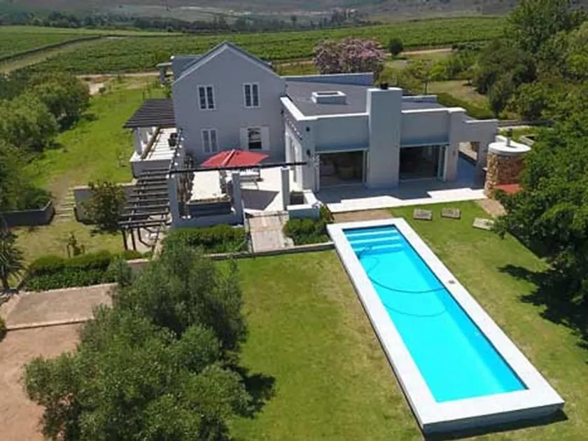 South Hill Vineyards - Villa (6 Bedroom) - Image 1
