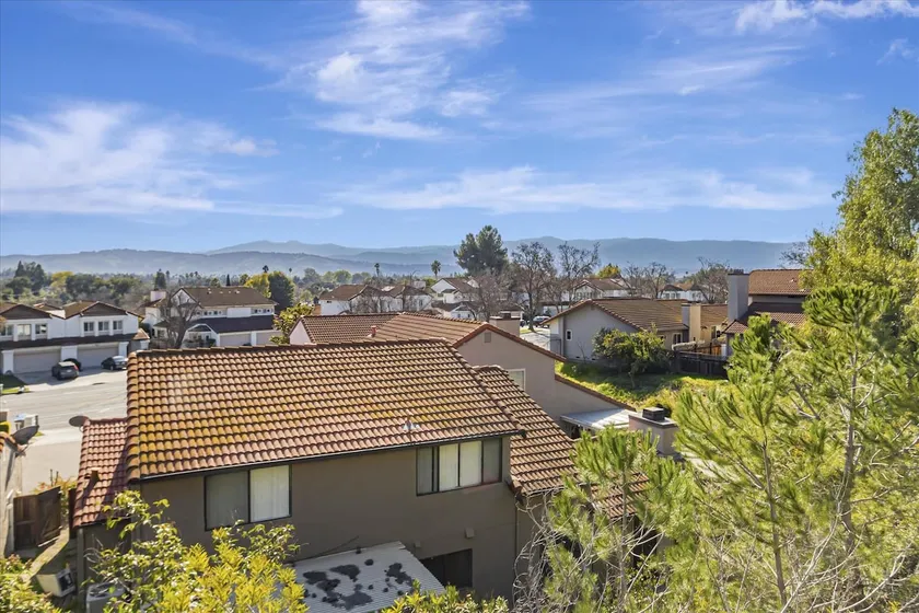 4BR3.5BA w/Epic SJ Valley Views! - Image 1