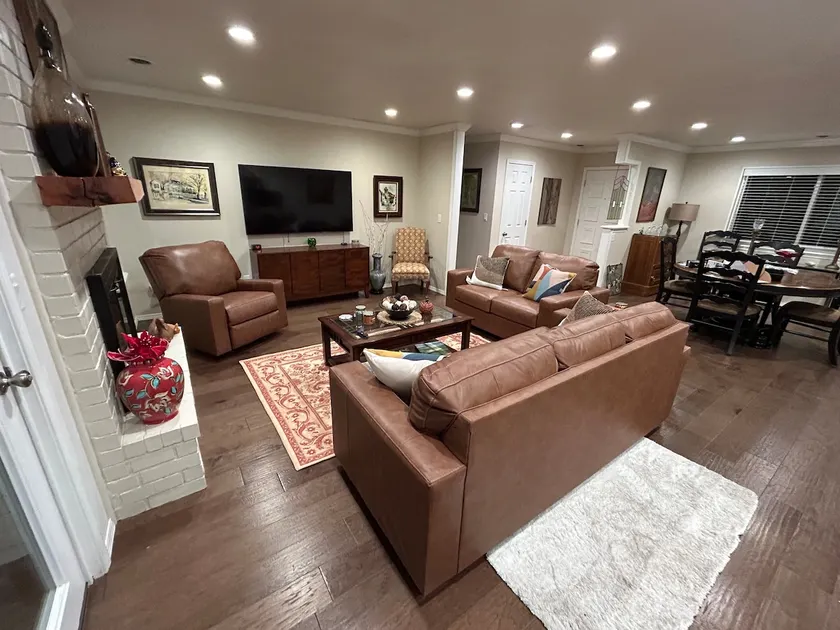 Seven Oaks Escape - Image 1
