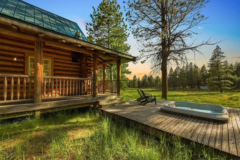 Flying Horseshoe Ranch Log Cabin - Image 1