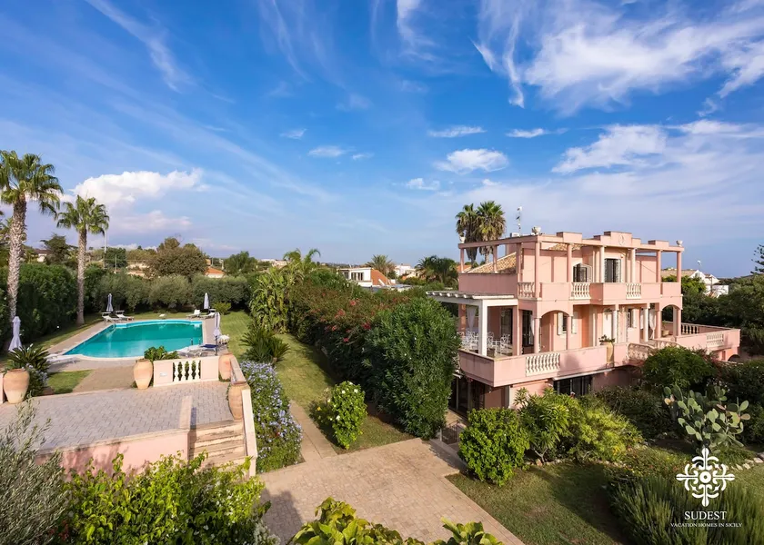 Villa Festosa - Luxury Retreat  - Image 1