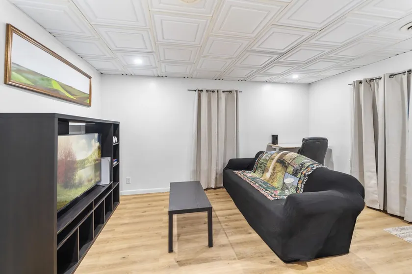 Modern 2BR Downtown | Greenbrier Trail Access - Image 1