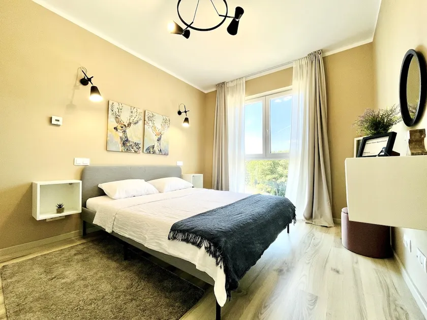 Forest View Apartment - Image 1
