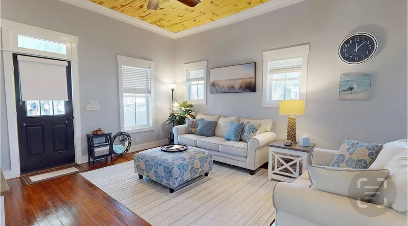 Charming Home near downtown & beaches. - Image 1