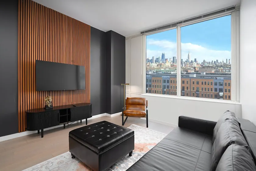 Stylish 1BR Retreat - Stunning NYC Views - Image 1