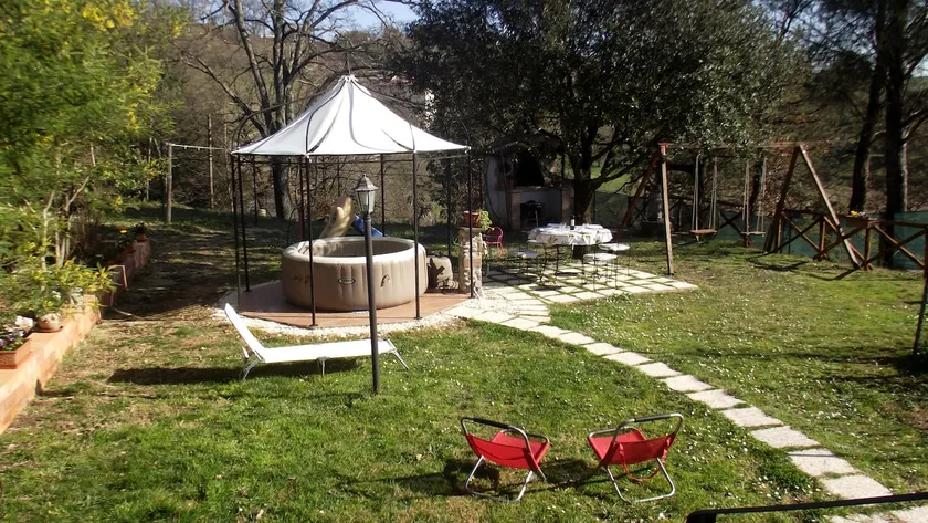 Castel dell'Aquila vacation home ”the little red house” - Image 1