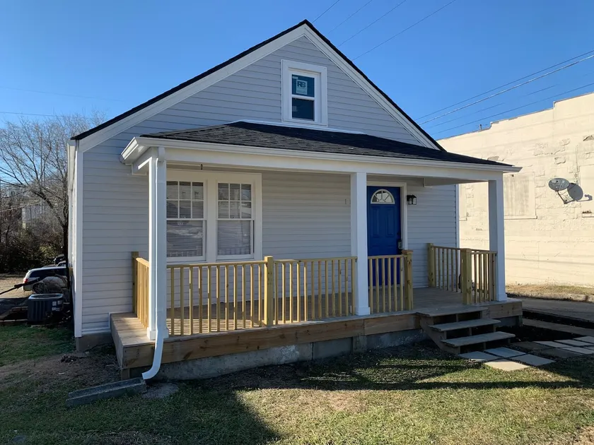 The Blue Door to Kentucky’s Rich Bourbon Heritage - Image 1