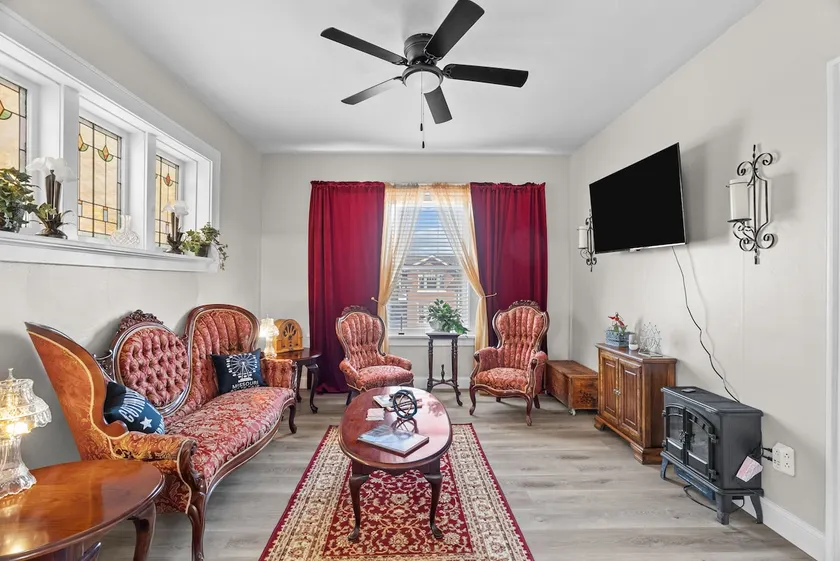 Stay, Work & Play, w/workspace near Downtown - Image 1