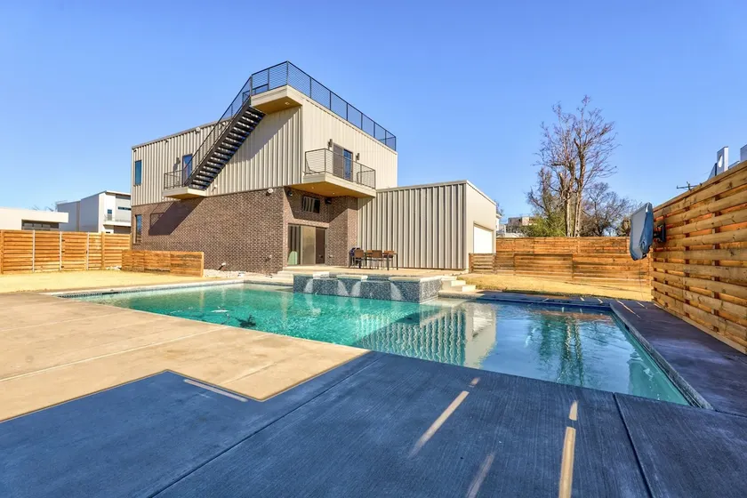 Private Modern Poolside Estate - Image 1