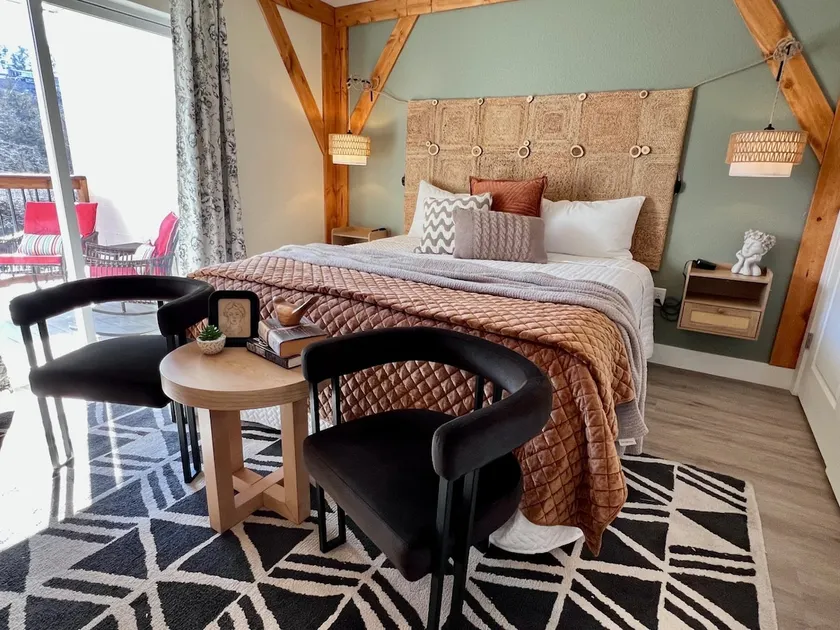 Waters Edge Bungalow-Walk to the Branson Landing! - Image 1