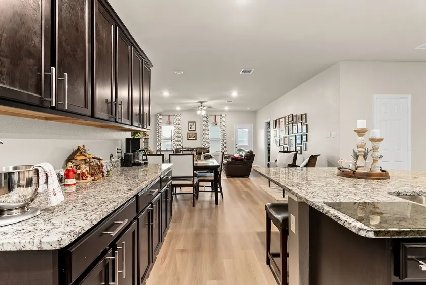 Brahma Plains~ Modern, Clean & Ready! - Image 1