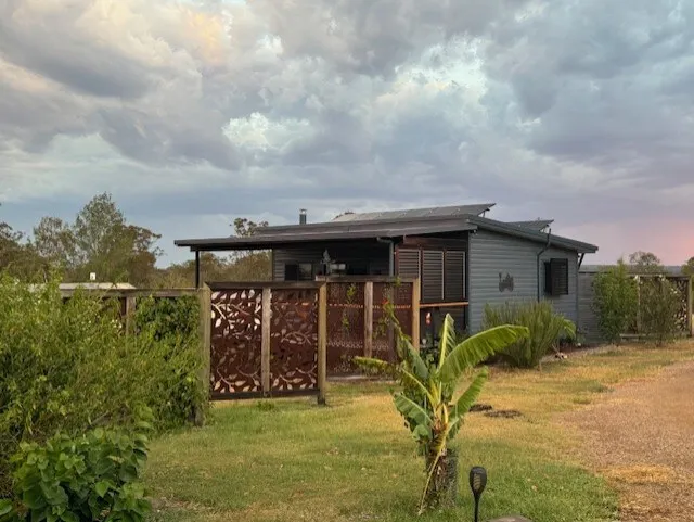 Off-the grid Country Retreat - Image 1