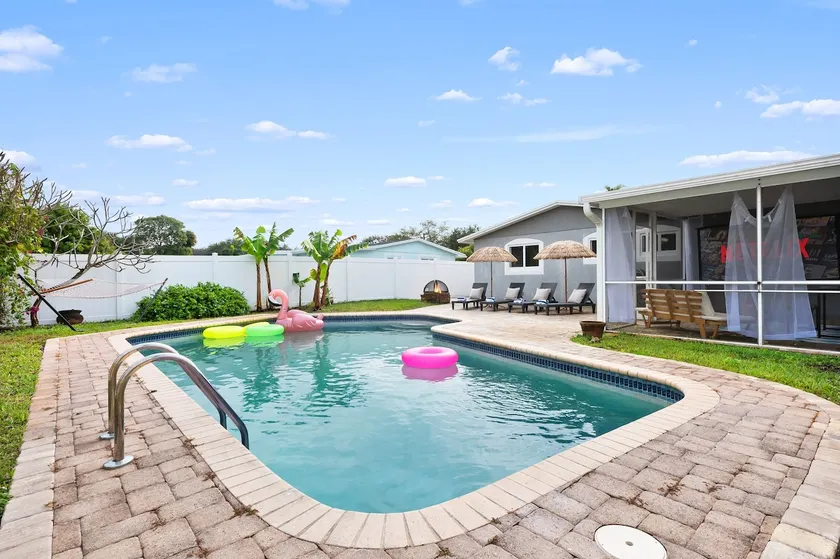4BD w/ Heated Pool, Game Room & BBQ | Beach Nearby - Image 1