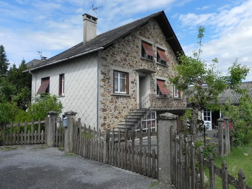 House in Aveyron - Image 1