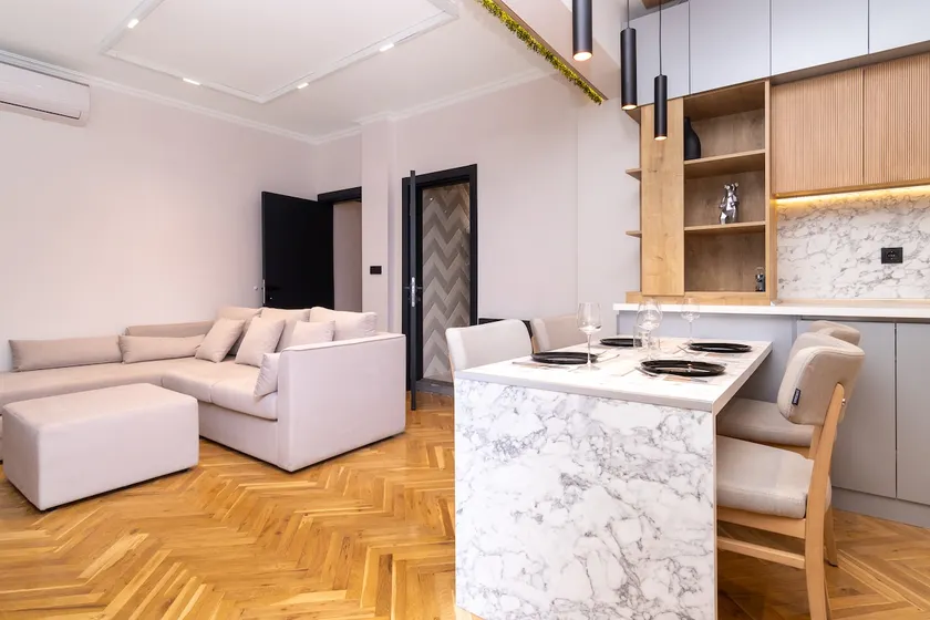 Sofia Center 3BR, steps to Metro - Image 1