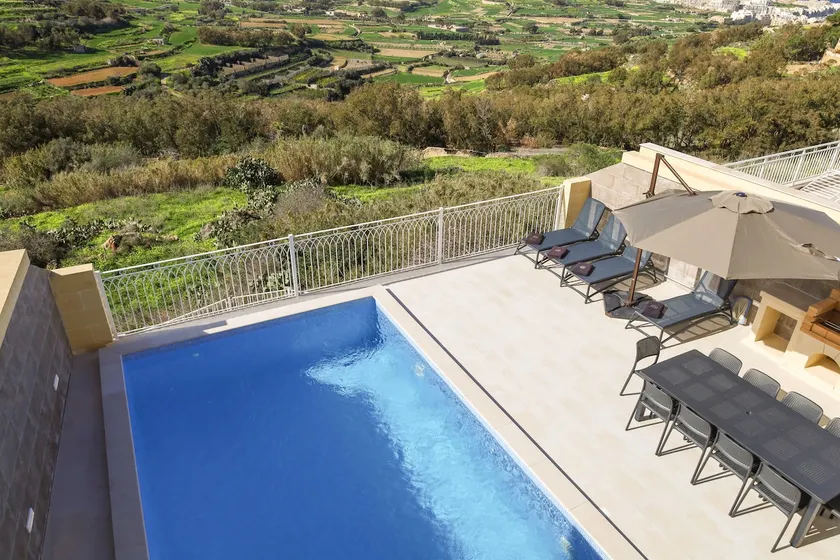 Magnifica Holiday Home - Image 1