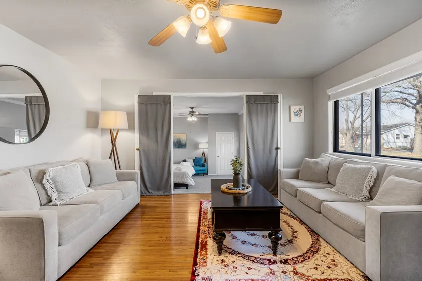 Owasso Home/ 5 beds 2 bath/ King - Image 1