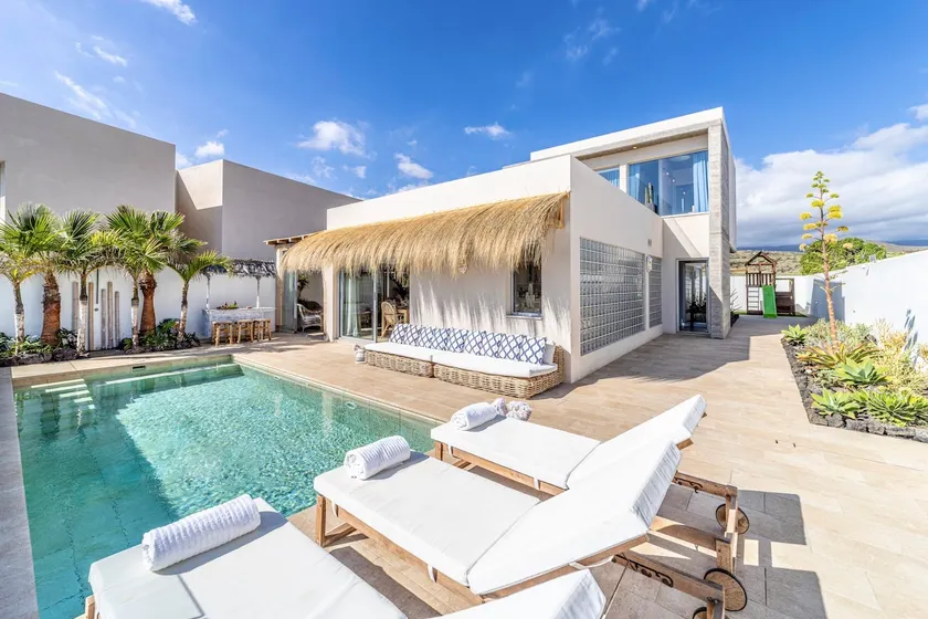 Ixchel Beach House By Sunkeyrents - Image 1