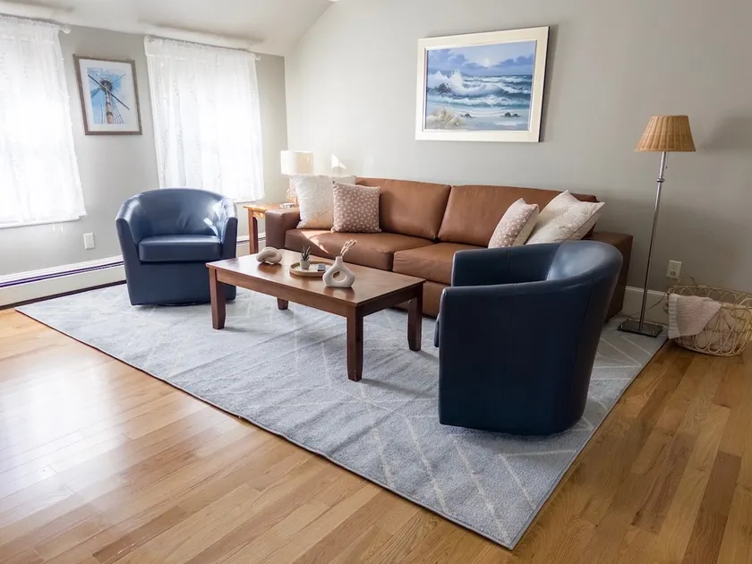 Cozy Space w/ AC & Office, Walk to Beach/ Downtown - Image 1