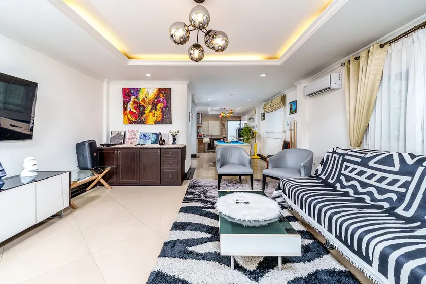 2 bedrooms with Jacuzzi, near Walking St. Pattaya - Image 1