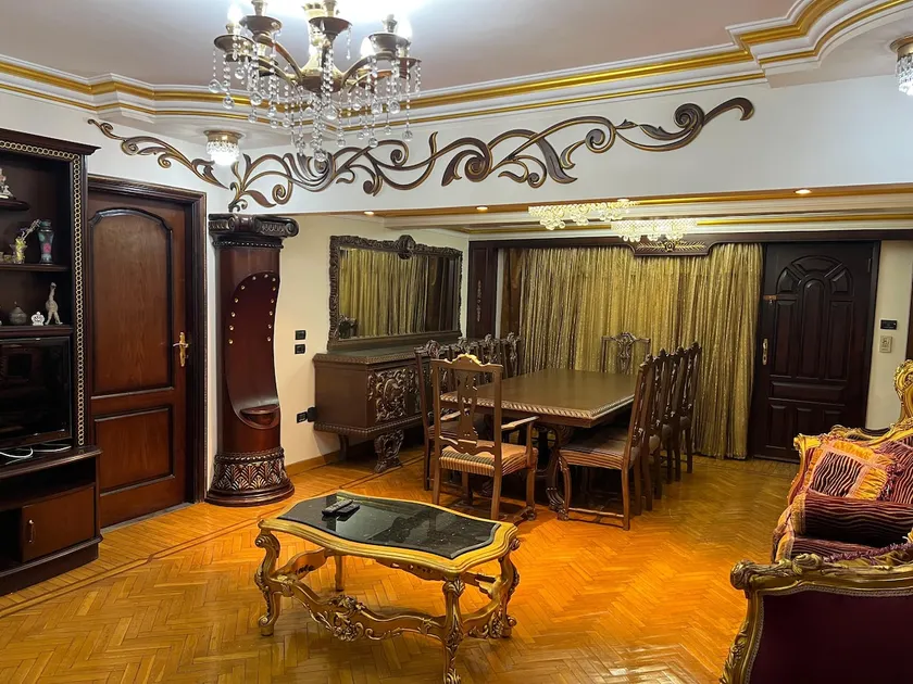 3 Bedroom apartment with Garden & Office - Image 1
