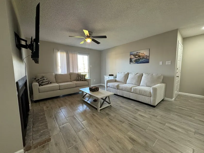 Glenmeadow Retreat 2BR Sleeps 6! - Image 1