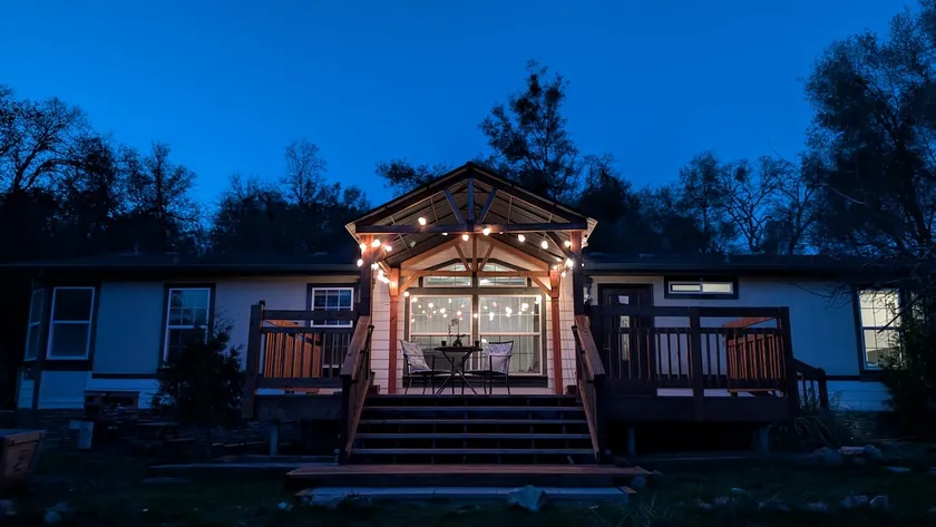 Peaceful Deck! Yosemite | Creekside Cottage - Image 1