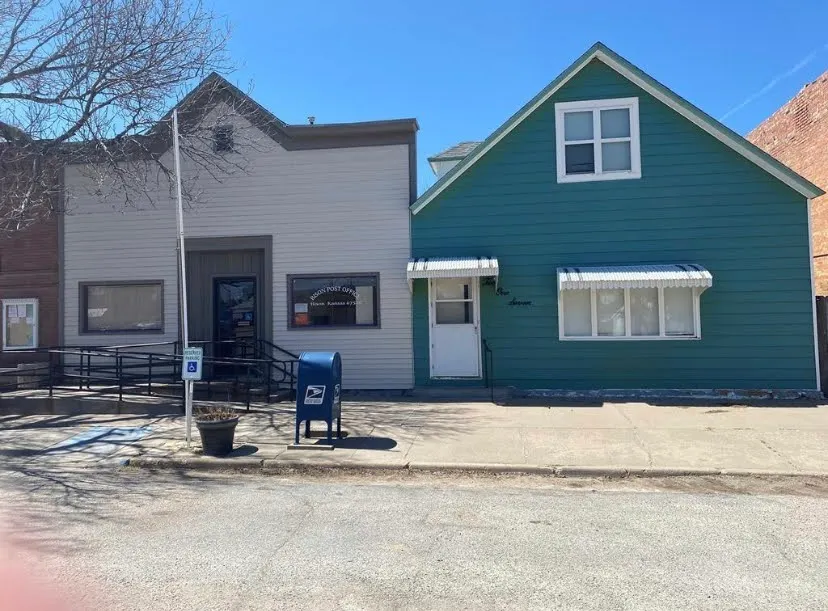 Quaint House on Main Street - Image 1