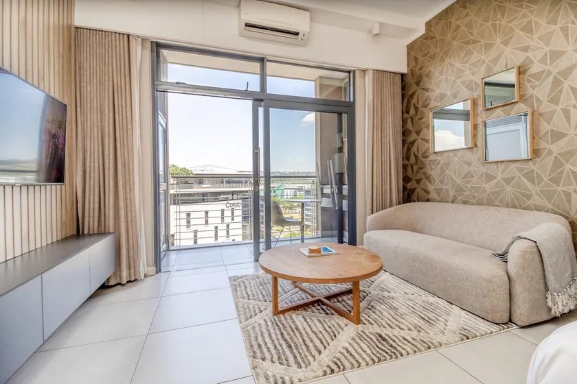 Urban Luxury @ The Trilogy - Image 1