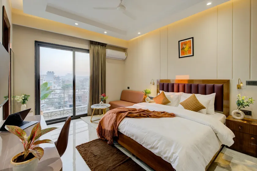 Elegant Studio Near Golf Course Extension @Abode - Image 1