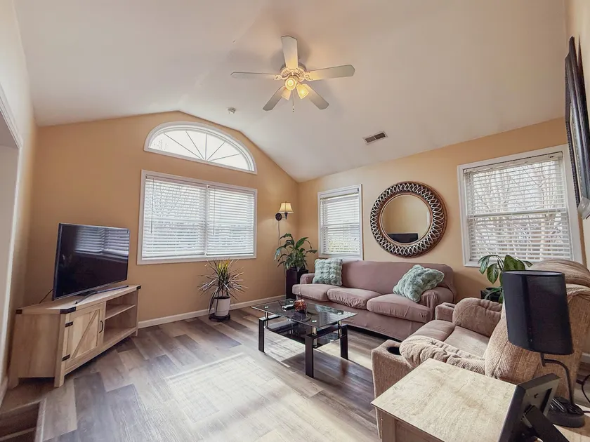 Relaxing 2BR/2BA 3mi to Wildwood - Image 1