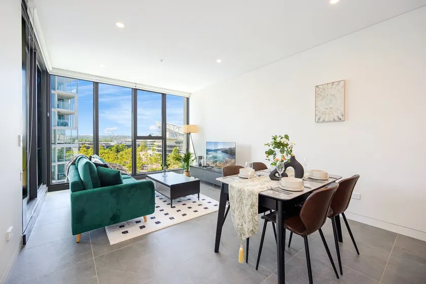 Lidcombe Apt Near Olympic Park Train - Image 1