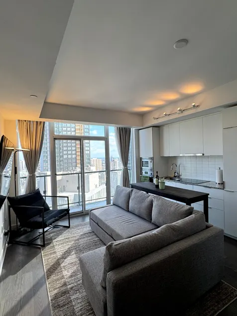 Cozy Full Unit near UofT+Yorkville+Subway w Views! - Image 1