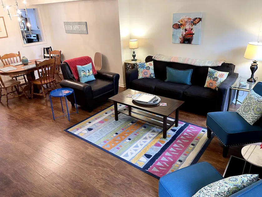 En renoveret 3 soveværelser, 2. 5 bad Rækkehus i Downtown Lexington. - Image 1