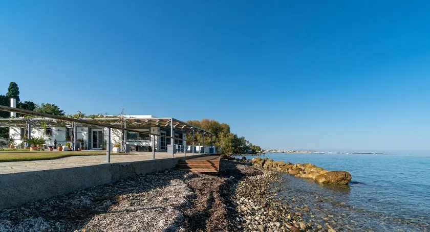 Seaside Private Beach Paradise - Image 1