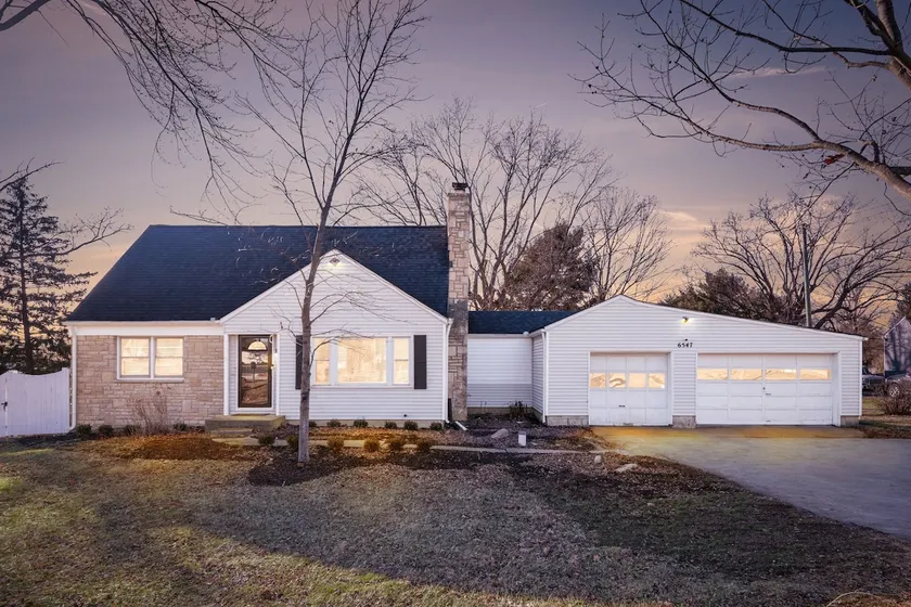 5 Bed, 2 Full Bath Cape Code Home in New Albany OH - Image 1
