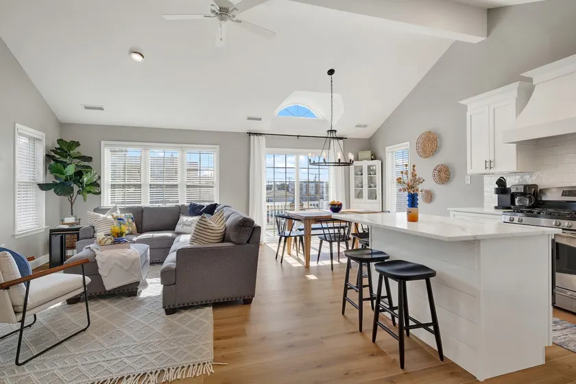 OCNJ | Beach House | Sleeps 8 | Deck | 2 Parking! - Image 1
