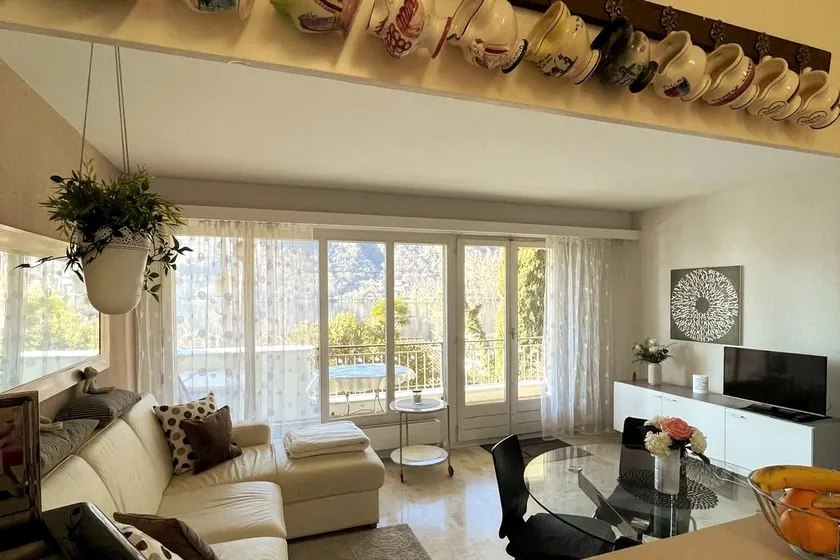 Unique jewel with lake view - Image 1
